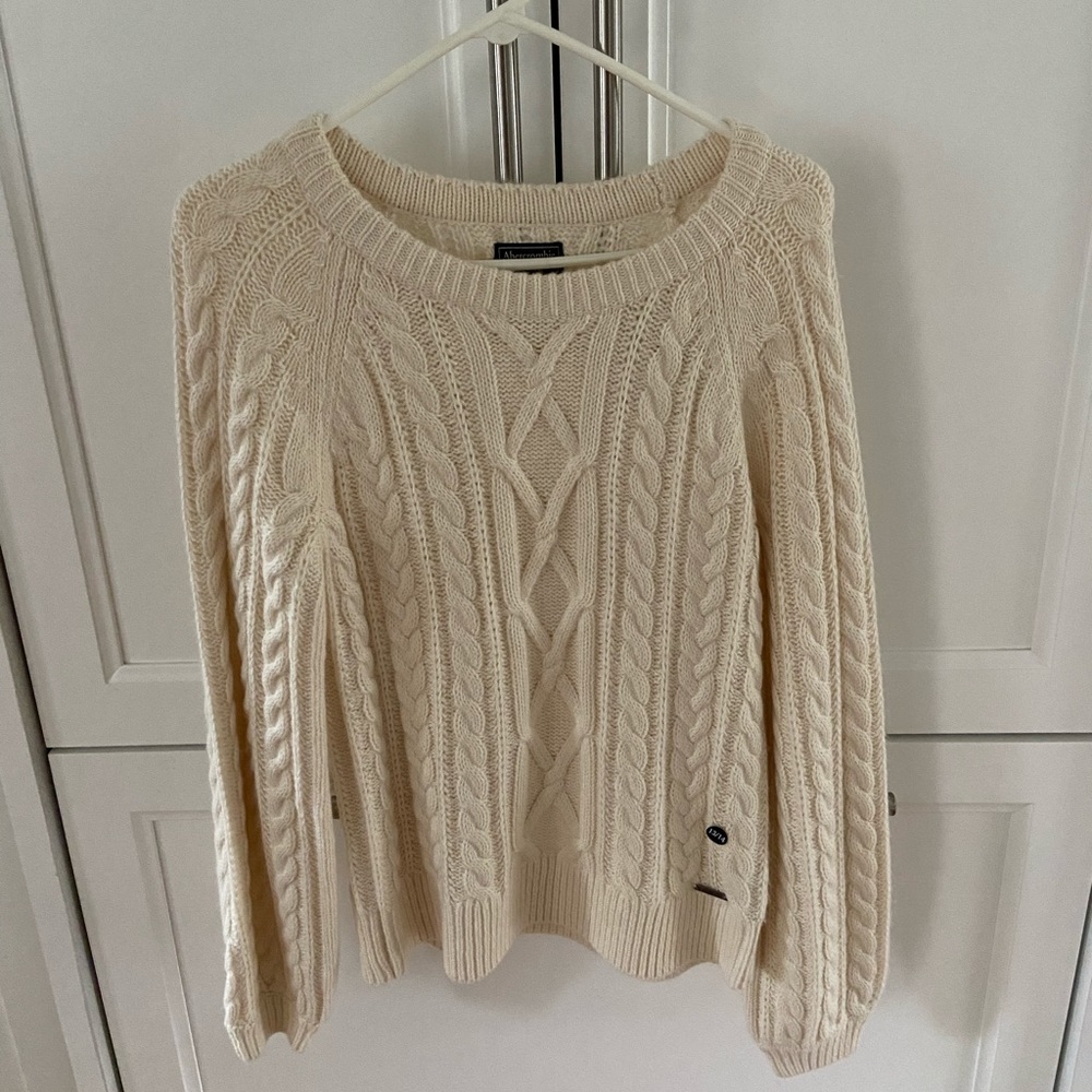 Cream Abercrombie & Fitch Sweater